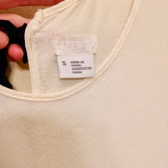 COOPERATIVE Black & White Color Block Crop Top - Picture 4 of 5